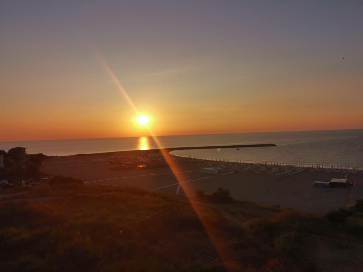 Sunrise Beachfront Relax Residence Constanta Exterior photo